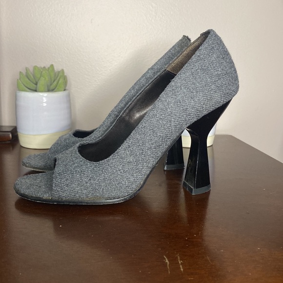 Hype Wool Heels - Picture 4 of 7